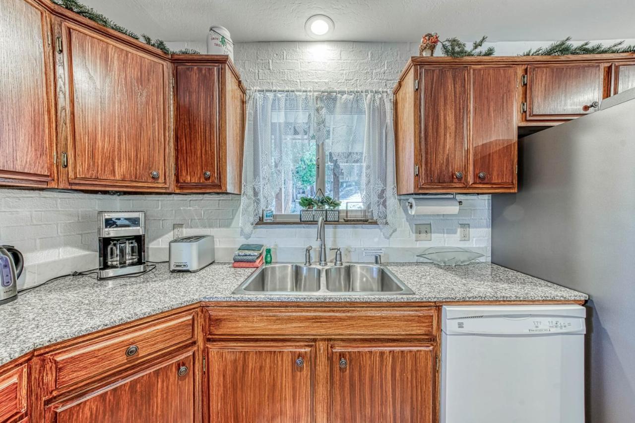 Yosemite West Family Chalet Экстерьер фото